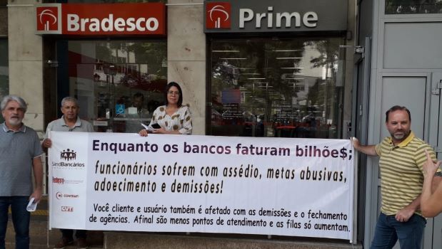 Sindicato faz protesto nas agências do Bradesco e Itaú