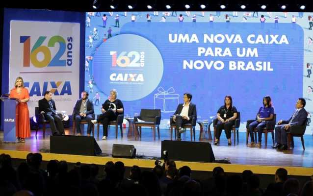 Nova presidenta da Caixa defende equilíbrio entre operação comercial e inclusão