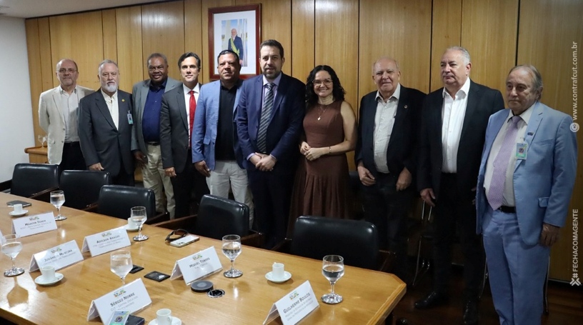 Centrais sindicais se reúnem com ministro Boulos para debater pautas da classe trabalhadora