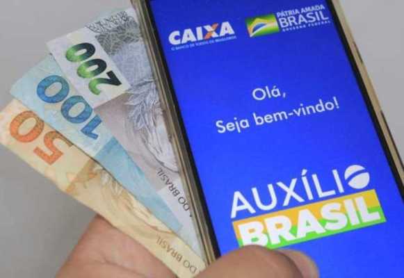 Caixa começa a pagar Auxílio Brasil de R$ 600,00, hoje