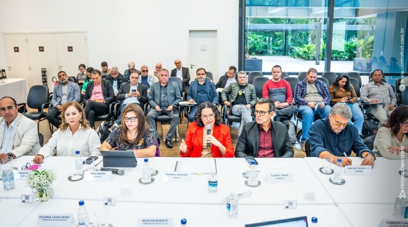 IA: Bancários defendem empregos, ganhos com produtividade e redução da jornada