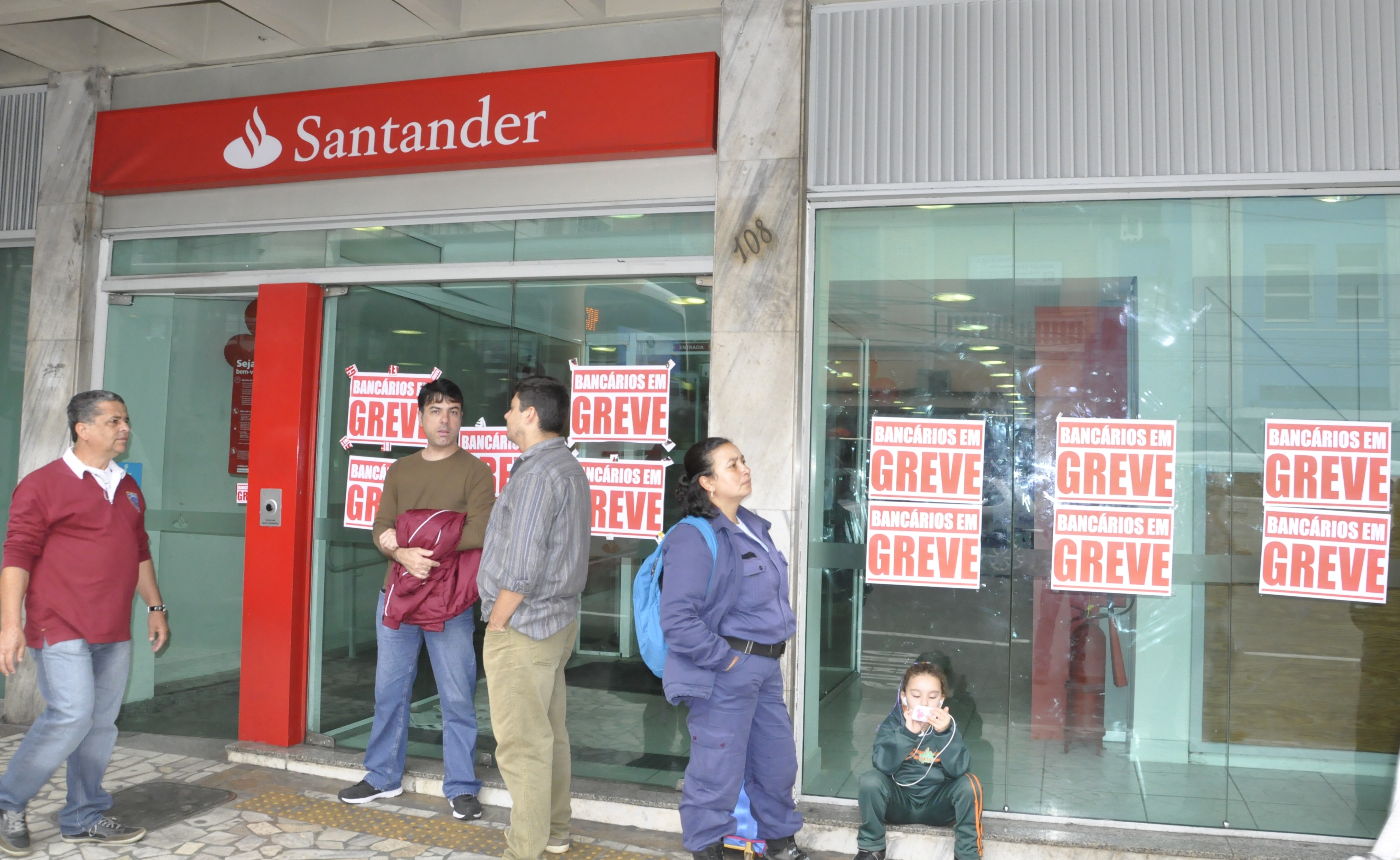 Greve dos bancários entra na terceira semana com 10.822 agências paradas