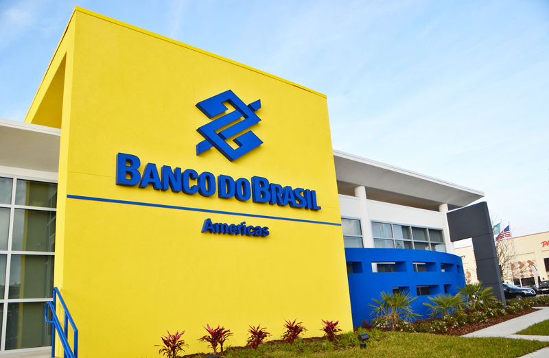 EUA: brasileiros fortalecem ajuda a trabalhadores no setor financeiro