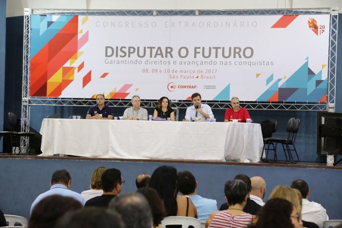 Bancários abrem Congresso Extraordinário da Contraf-CUT