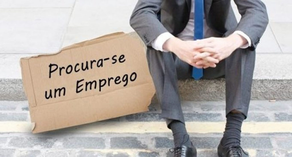 5,2 milhões de brasileiros procuram emprego há mais de 1 ano, diz IBGE